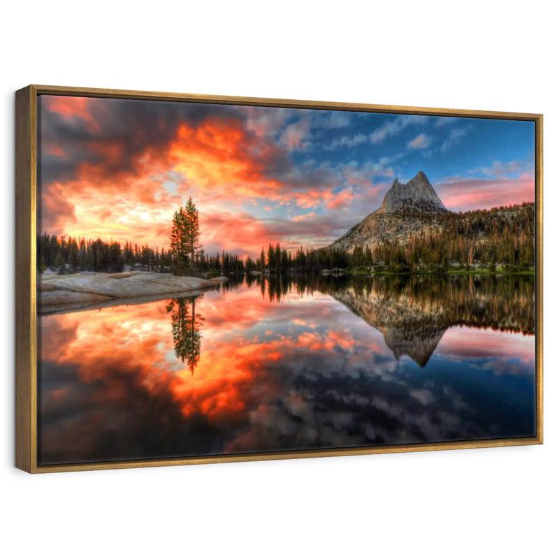 Coucher de soleil au parc Yosemite, Cadre flottant doré, 37 po x 25 po