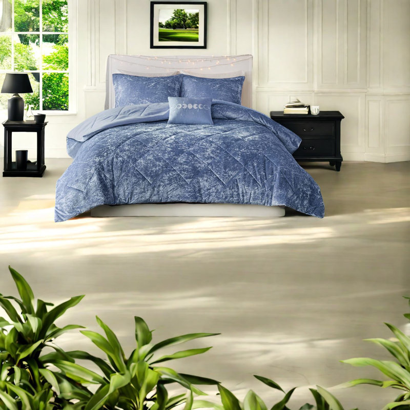 Luxurious Velvet Bedding Sets, Polyester Crafted, Modern Bedroom Decor