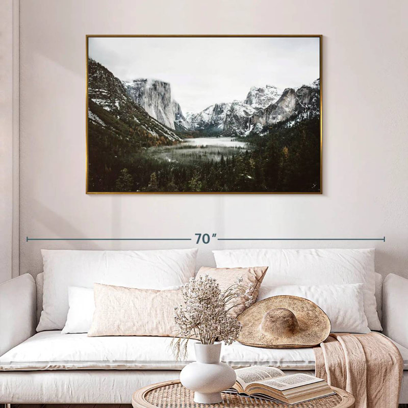Yosemite Winter Magic, 46 po x 31 po, Cadre flottant doré