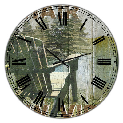 Horloge murale traditionnelle ouverte