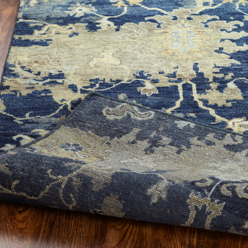Dassiah Hand Knotted Wool Floral Area Rug in Blue, Rectangle 2' x 3'