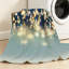 Jeté en flanelle bleue ultra douce, imprimé abstrait recto lumières de Noël-132078464
