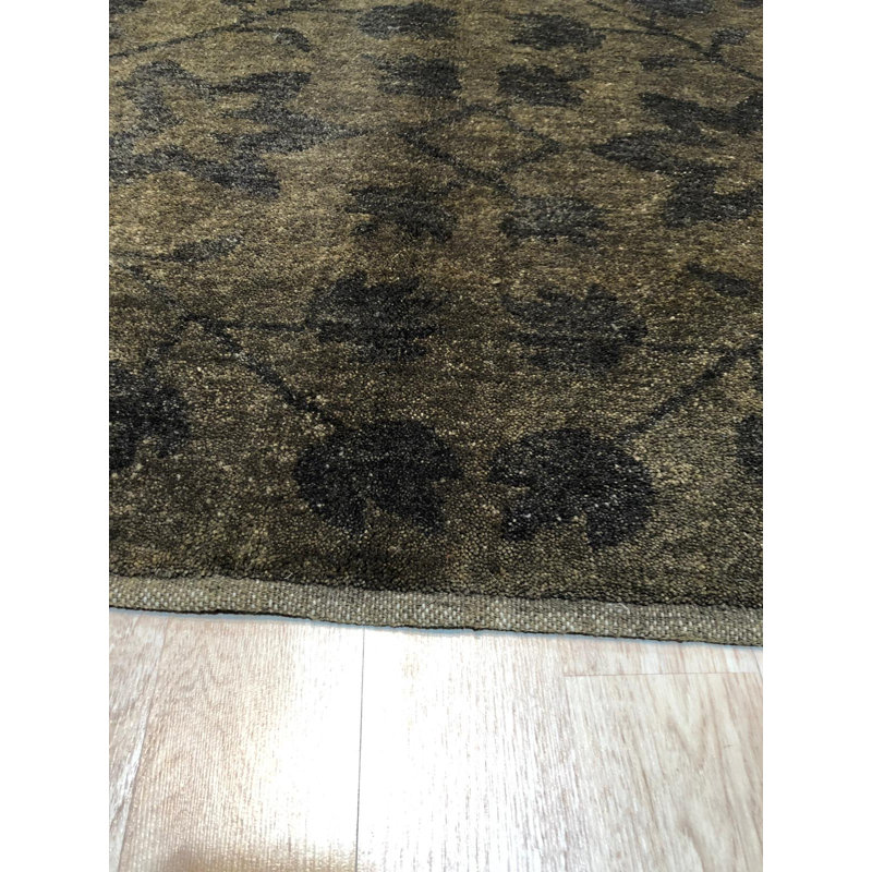 Tapis transitionnel en laine noué à la main Saco Unique