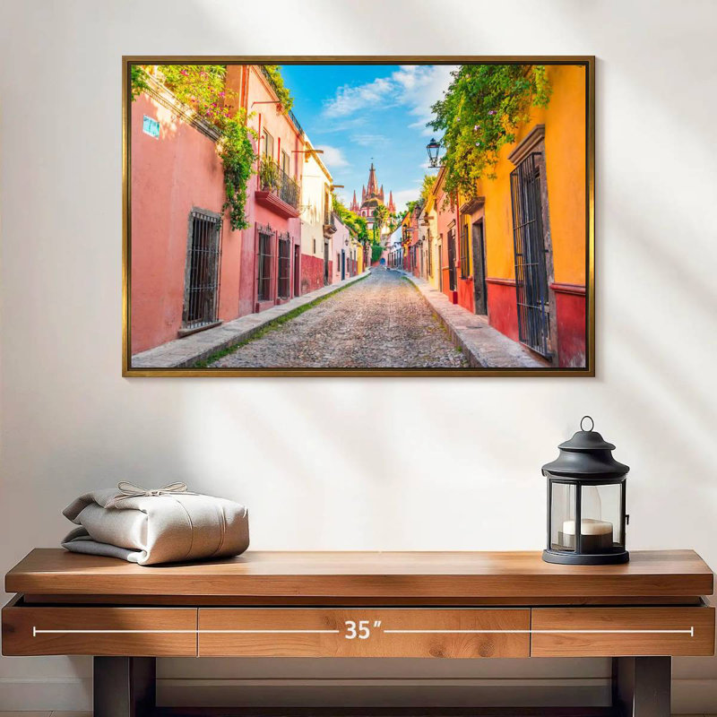 Pittoresque rue San Miguel, 25 po x 17 po, Cadre flottant doré