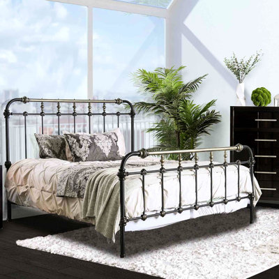 Cadre de lit grand format, noir antique, style transitionnel, accents dorés brossés à la main en métal, 7 broches sur la tête de lit, thermolaqué pour une utilisation dans la chambre à coucher,