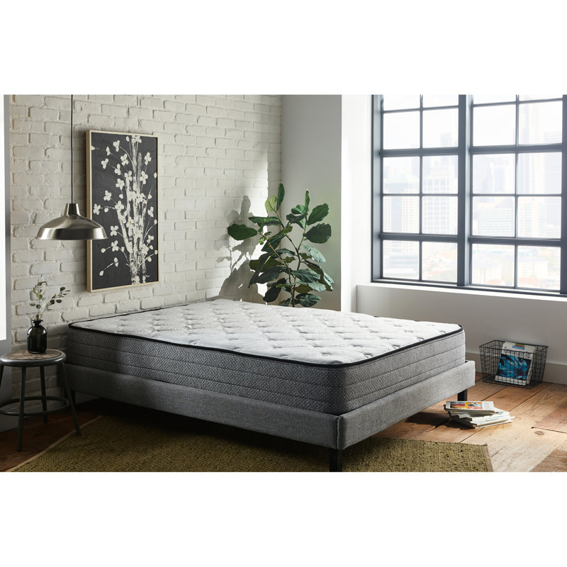 Matelas simple de 10 po avec mousse rafraîchissante et 884 ressorts ensachés pour une nuit de sommeil relaxante
