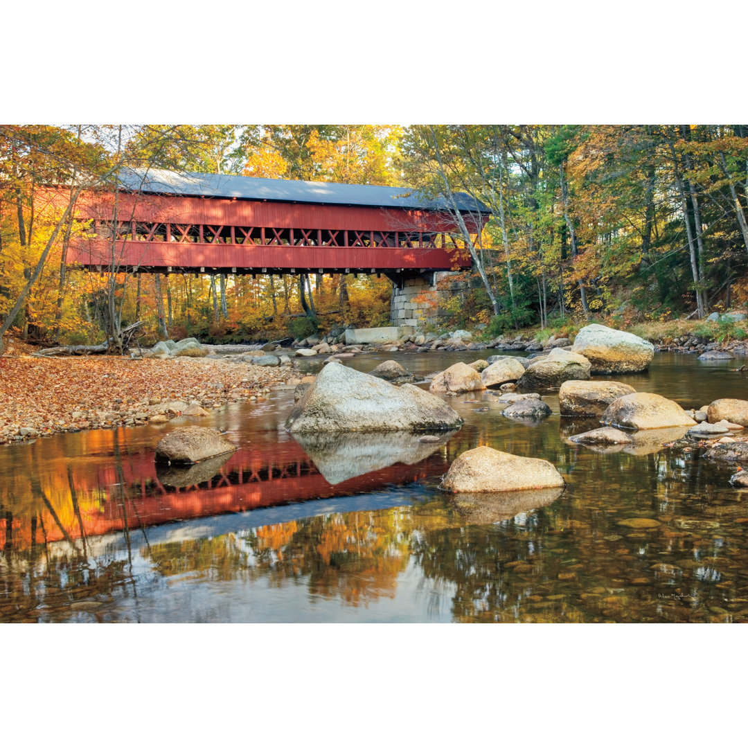 Swift River überdachte Brücke von Alan Majchrowicz Leinwand Gemälde drucken