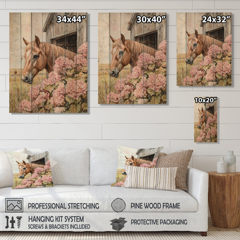 Hortensias et chevaux par la grange I - impression d'hortensias sur bois de pin naturel, H 40 po x l 30 po x P 0,78 po