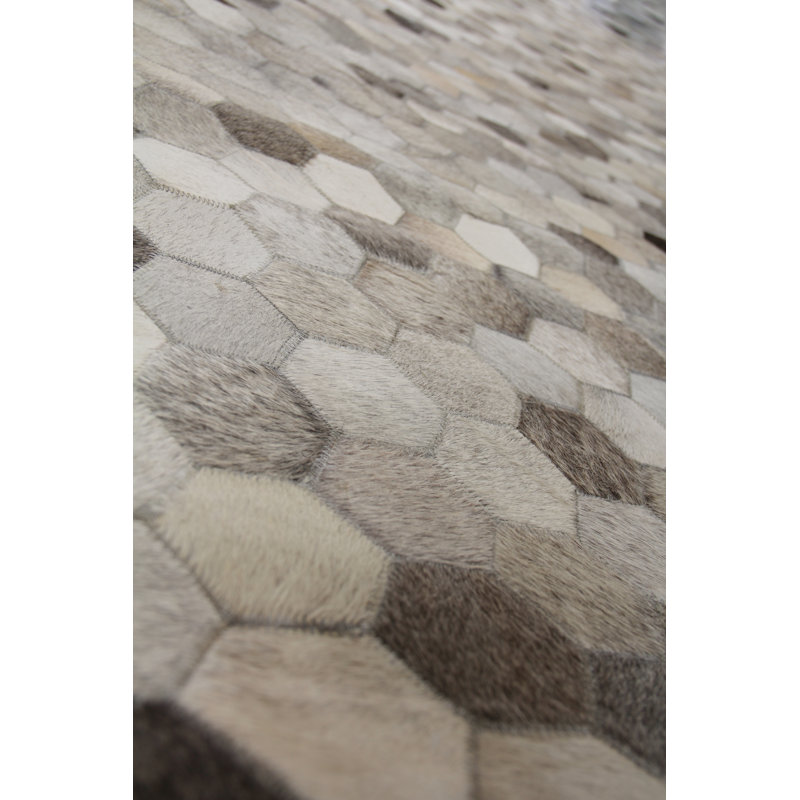 Natural Hide Cowhide Geometric Area Rug in Gray/Beige/Brown, Rectangle 5' x 8'