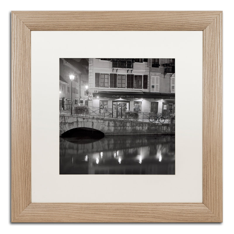 Alan Blaustein, «Cafe des ducs I», reproduction de photo encadrée, H 16 po x l 16 po x P 0,5 po, Cadre noir, Blanc