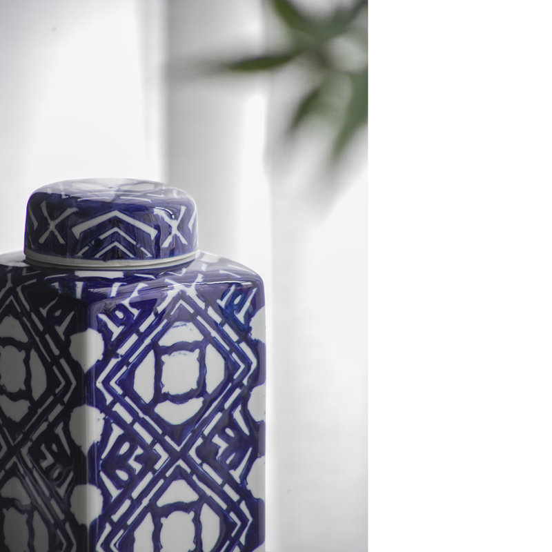 Decorative Urns & Jars