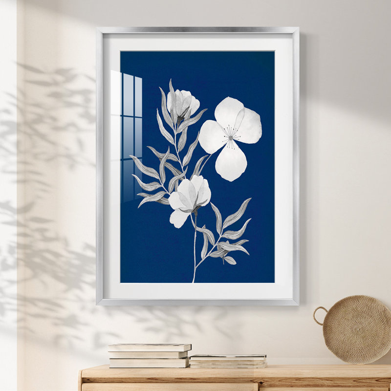 Fertile Dreams II - Toile tendue avec châssis, H 28,5 po x l 20,5 po, Argent argent
