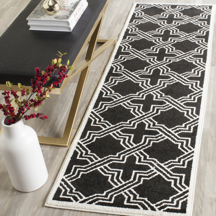 Mclaughlin Geometric Hand Woven Indoor / Outdoor Area Rug