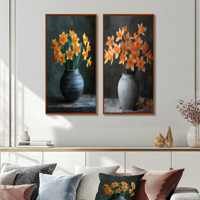 Ensemble de 2 jonquilles monochromes jaunes et orange dans un pot gris I - Jonquilles