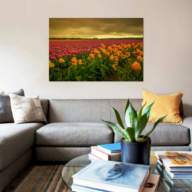 « inclinable tulipes i », reproduction de photo sur toile, H 40 po x l 60 po x P 1,5 po, Toile avec cadre noir