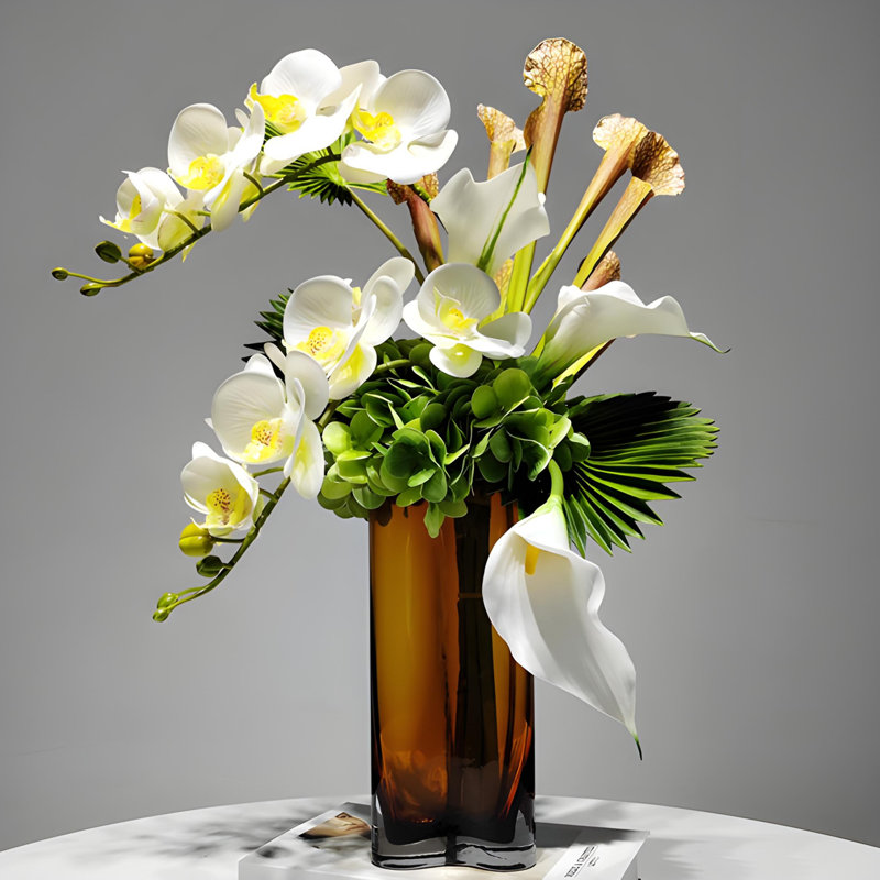 Ornements de fleurs simulées