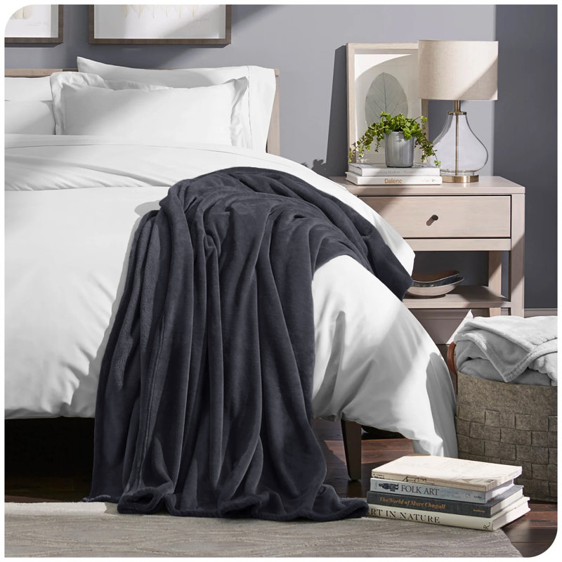 Lacey-Louise 100% Polyester Soft Reversible Mink Faux Plush Fur Fleece Throw/ Blanket, Black, W150 x L200cm