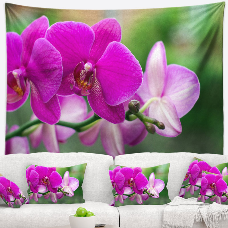 Tapisserie florale avec de belles fleurs d'orchidées, H 32 po x l 39 po