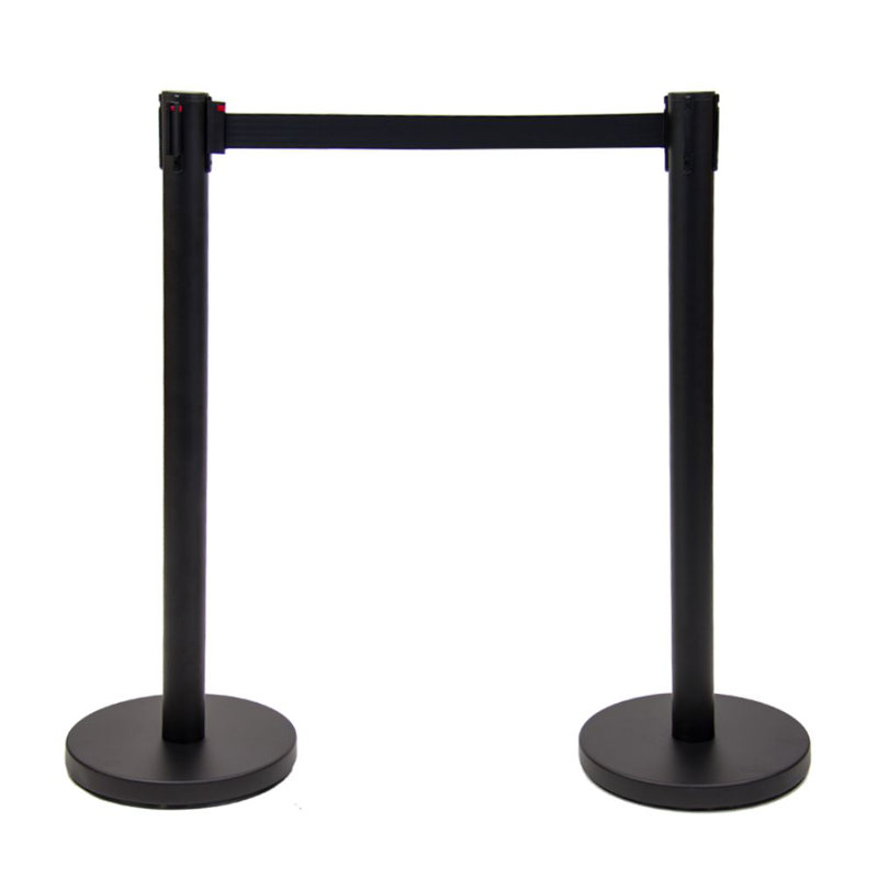 Poteau / barrière en acier avec ceinture rétractable