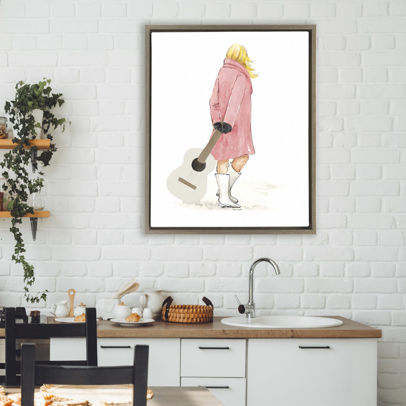 Femme à la mode avec cadre flottant pour guitare, design par Lanie Loreth, H 31 po x l 25 po, Cadre flottant orme Montalcino