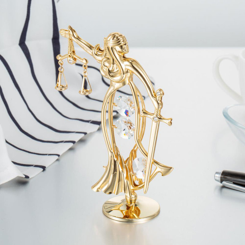 Ornement en forme de fêtes lady of justice