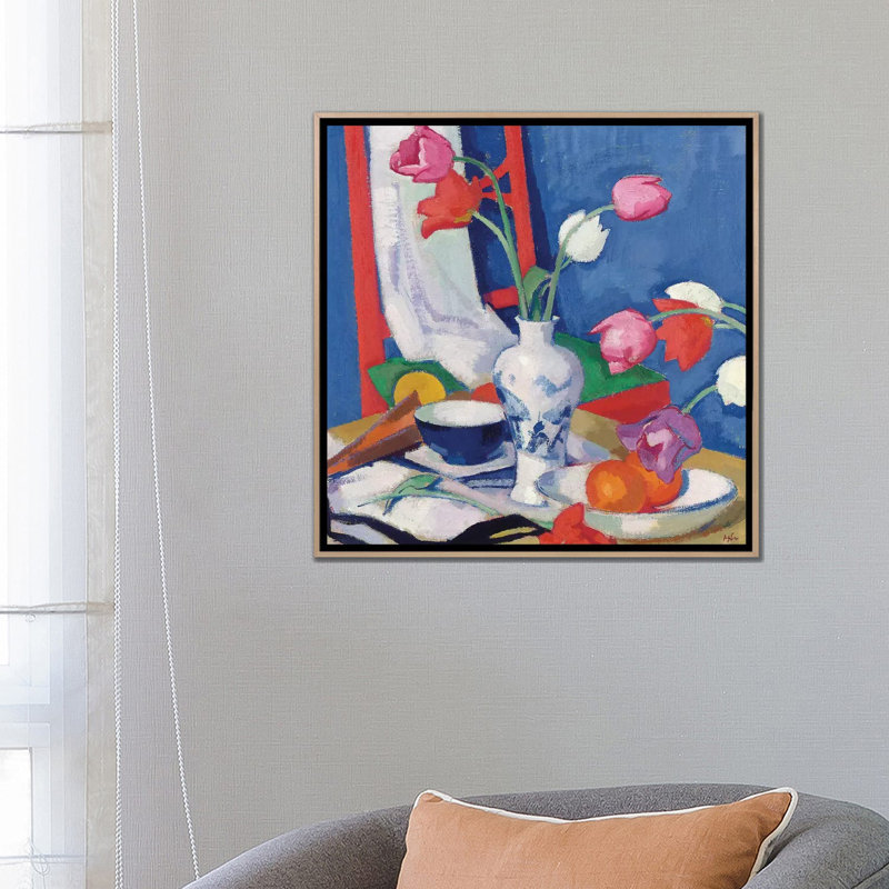 «Red Chair and Tulips», vers 1919 - reproduction d'art mural - toile encadrée, H 26 po x l 26 po, Beige