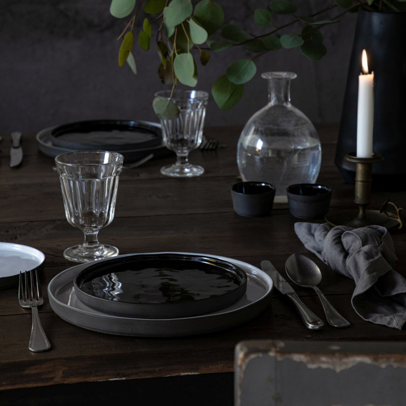 Lagoa Stoneware Salad/Dessert Plate, Black