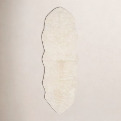 Mera White Handmade Sheepskin Rug