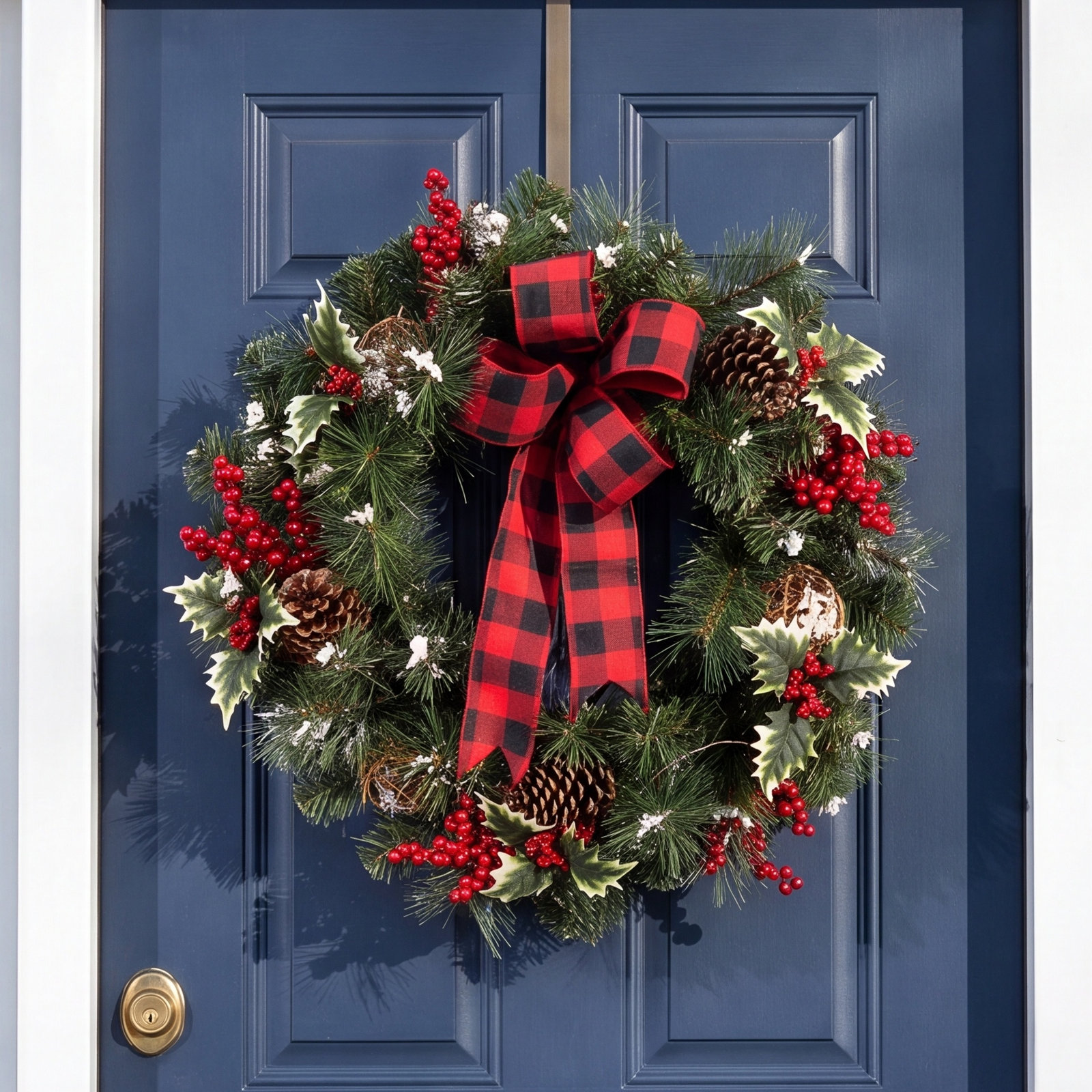 24" Frosted Pre-Lit Pine Wreath