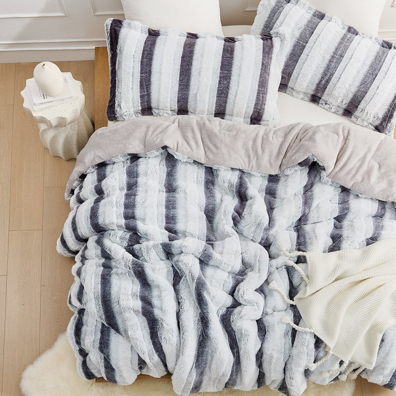 Coma Inducer Layers on Layers Chunky Bunny Oversized Comforter Set, King Comforter + 2 King Shams, White/Gray