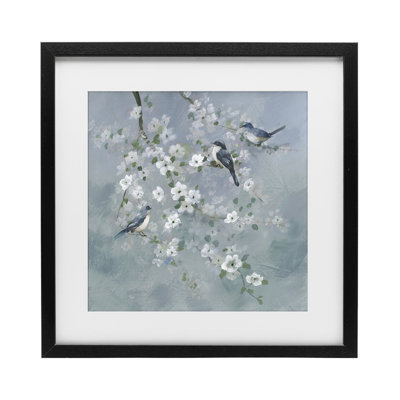 Serene Birds on White Blooms, reproduction encadrée sous verre, design par Nan