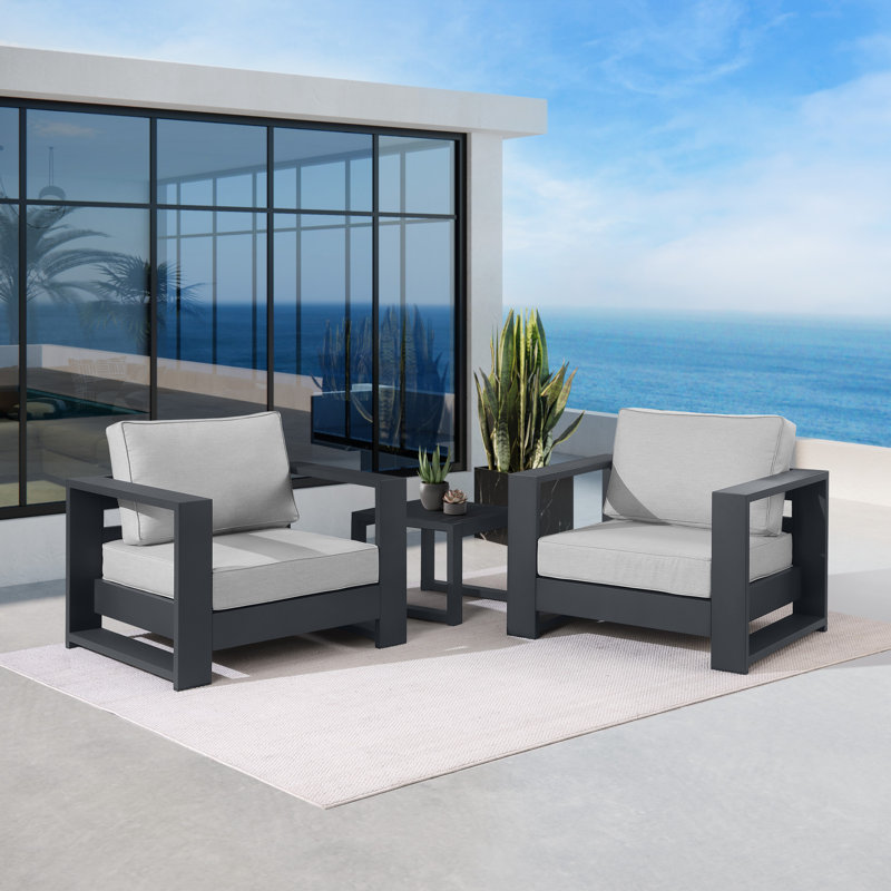 Ensemble de conversation d'extérieur en aluminium avec table de bout Hoyt, 3 Pcs: End Table, 2 Chairs, Gris clair