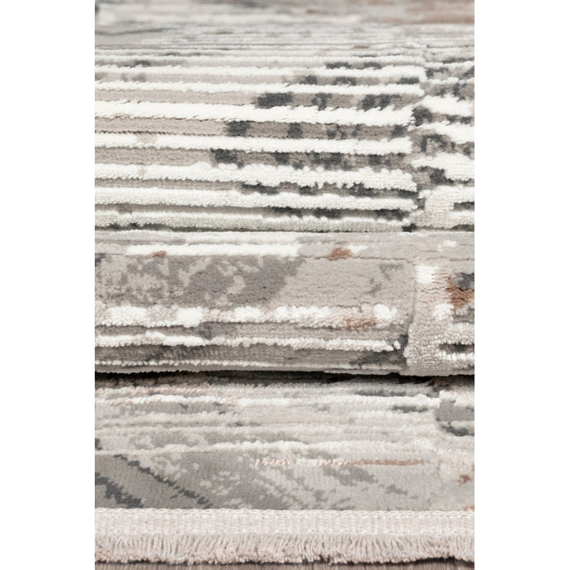 Salesin Runner Geometric and Trellis Indoor / Outdoor Area Rug, Runner 5'3" x 11'5"