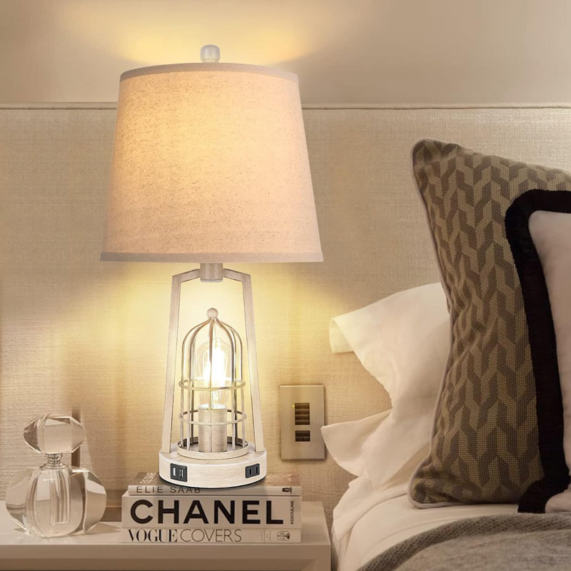 Quinnlyn Metal USB Table Lamp