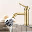 Robinet de salle de bain à un trou - Design moderne, or brossé, acier inoxydable, débit de 1,2 gallon par minute, installation simple pour les robinets, température et débit d'eau réglables, fixation sur le comptoir-124831601