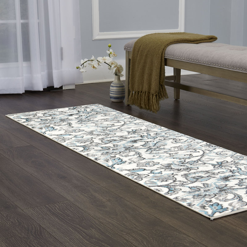Tapis à motif floral ivoire et bleu, Tapis de passage : 1 pi 6 po x 7 pi 2 po