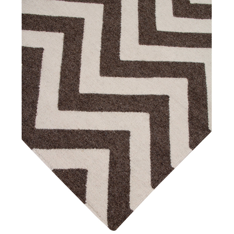 Amberella Rectangle 150 cm x 200 cm Chevron Hand Woven Area Rug