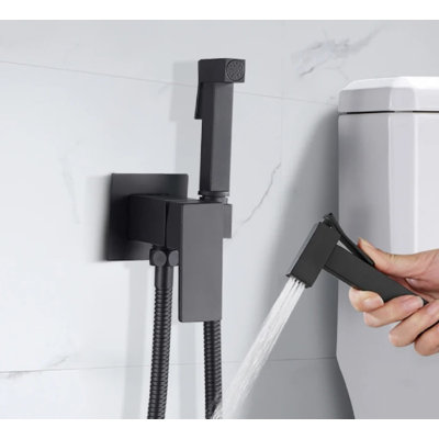 Robinet de bidet mural