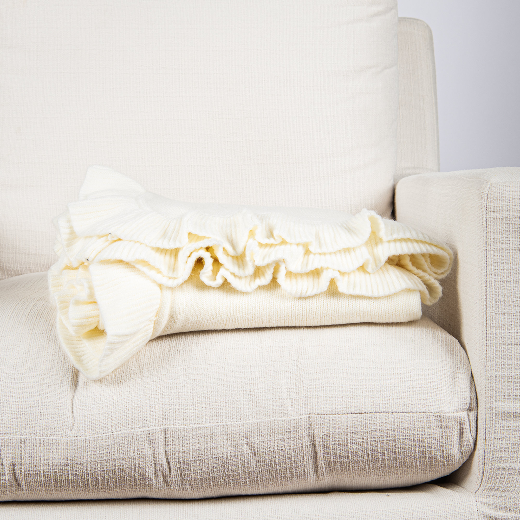Best Home Fashion, Inc. Ruffle Border Throw & Reviews | Wayfair