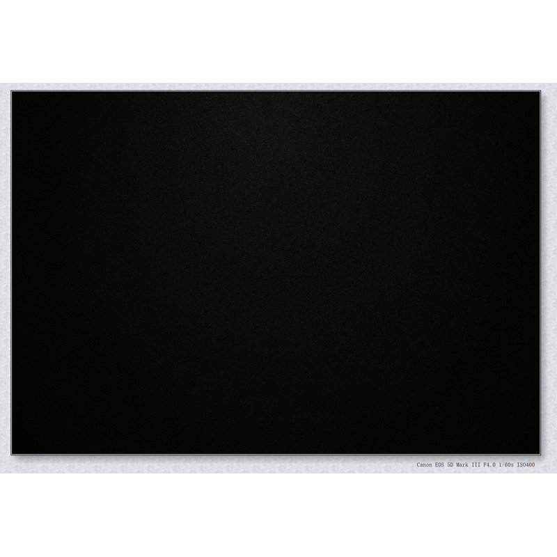 Meuble télé moderne de 72 po avec tiroirs de rangement, stratifié noir et métal, parfait pour les centres de divertissement multimédia.