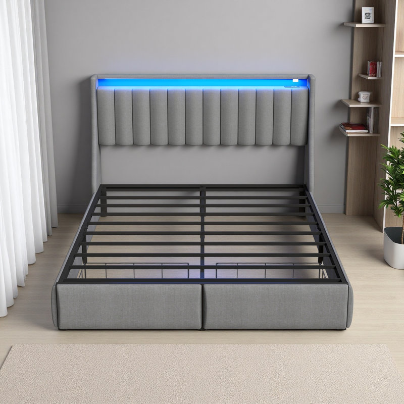 Grand cadre de lit rembourré avec lumières DEL RVB et station de charge