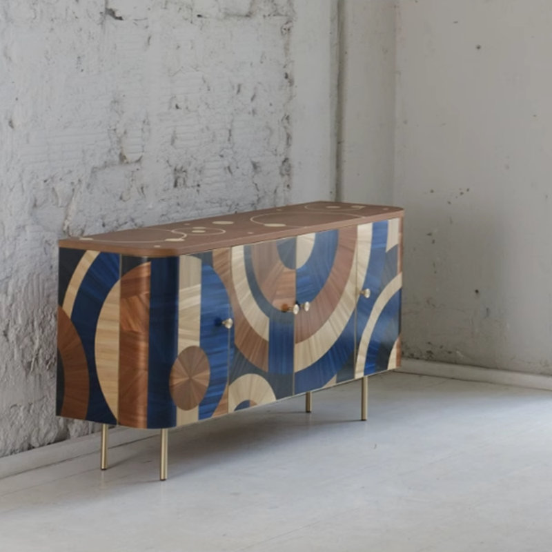 Buffet de maison de style artistique rétro