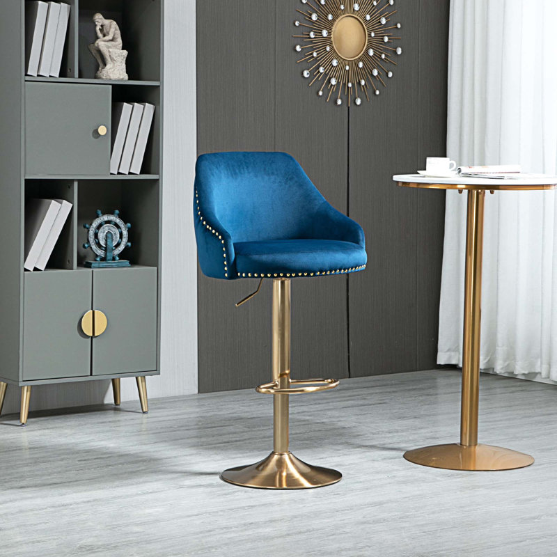 Tabouret Mikhia, Marine