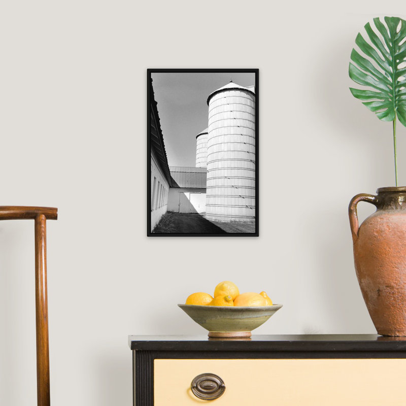 « Farm Life III » par Laura DeNardo-reproduction de photo, Cadre noir, H 20 po x l 14 po x P 1,75 po