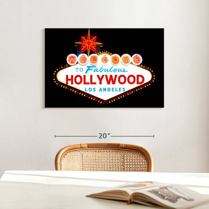 Vanna Fabulous Hollywood Sign, H 16 po x l 24 po