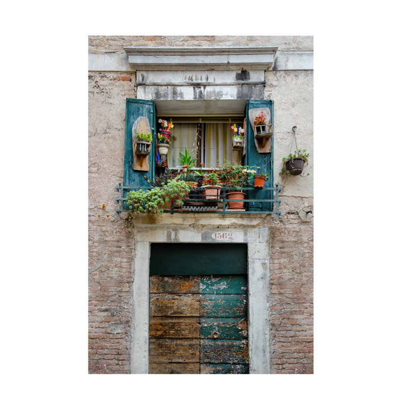 Laura Denardo, «Italian Window Flowers I», art sur toile, H 32 po x l 22 po x P 2 po
