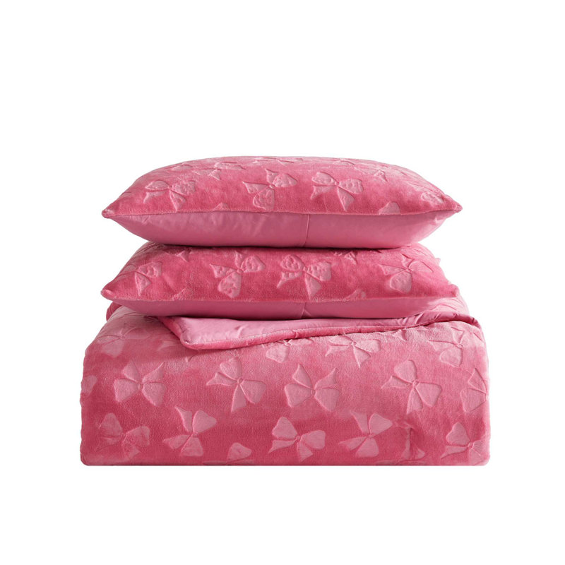 Betsey Johnson Flirty Bows Plush Pink Comforter Set, Queen Comforter + 2 Standard Shams