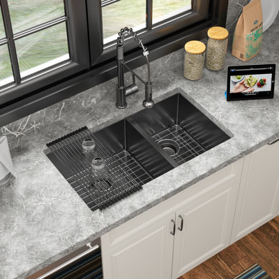 Évier de cuisine encastrable L 33 po x l 19 po à double cuve en acier inoxydable de calibre 16 noir 60/40
