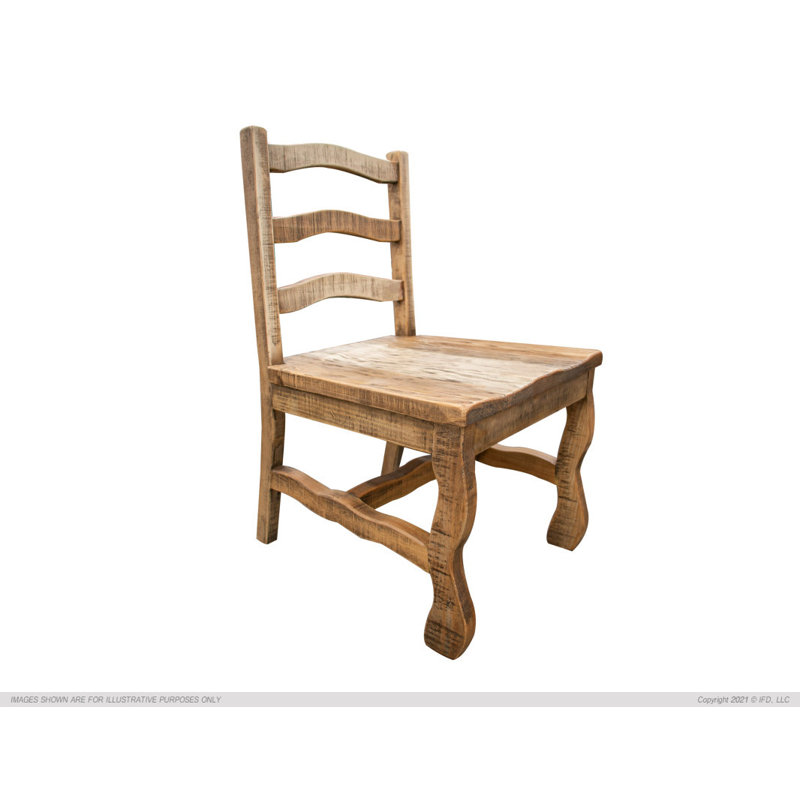 Chaise Marquez