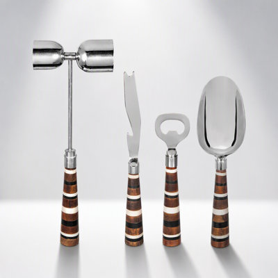 Coffret ouvert de 4 accessoires de bar en acier durable et bois de manguier, idéal pour les bars modernes à domicile et les réceptions.